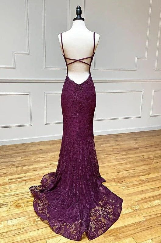 Vestido de fiesta largo con tirantes finos, encaje color uva y cuentas, vestido formal de noche con abertura.